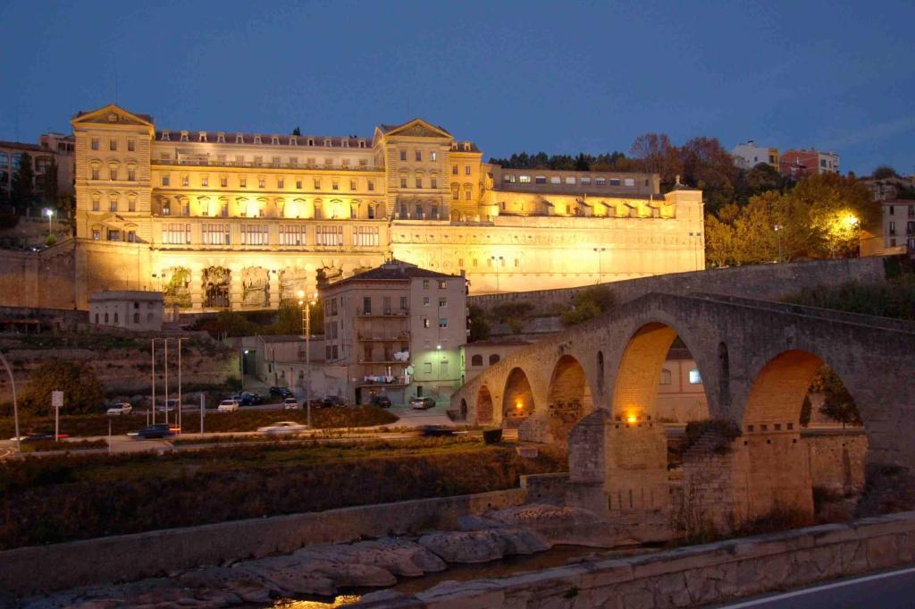 מנרסה Hostal La Masia מראה חיצוני תמונה